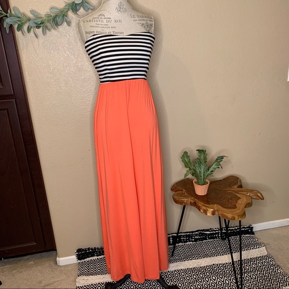 bebe ~ Maxi Dress Slit Open Back - Picture 9 of 9